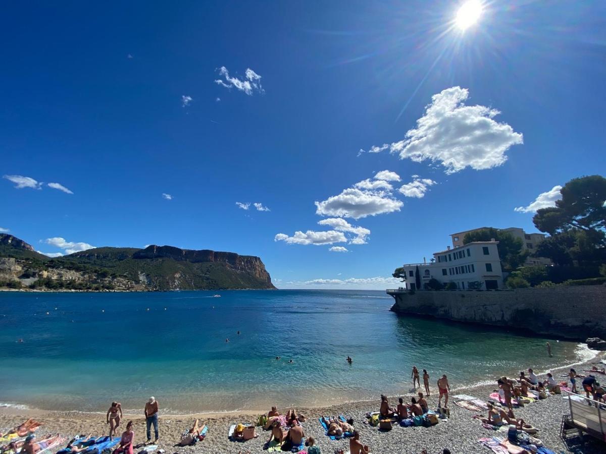 AU BORD DE L'EAU Studio climatisé avec Terrasse et vue mer à 40m de la plage Cassis Extérieur photo